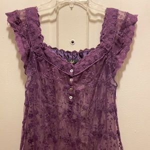 Used purple lace shirt size M